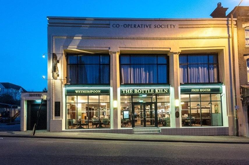 Готель The Bottle Kiln Wetherspoon Гарвіч Екстер'єр фото